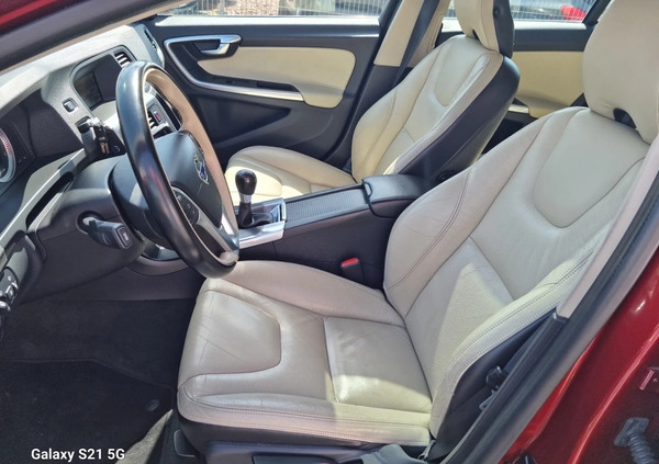 Volvo V60 cena 33900 przebieg: 228000, rok produkcji 2011 z Sulejówek małe 106
